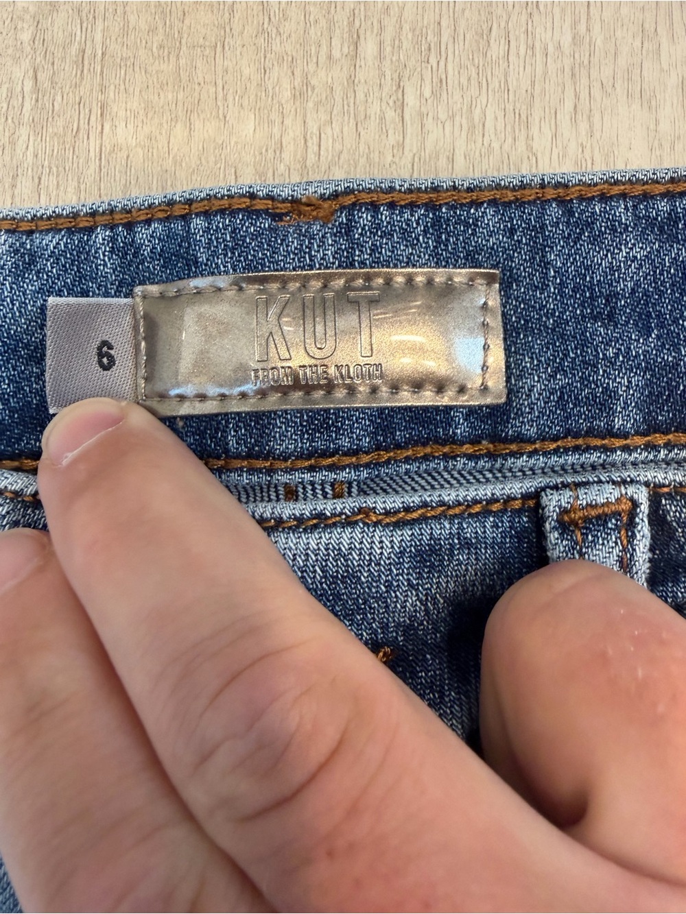 KUT from the Kloth High Rise Rachel Fab AB Mom Jeans — Size 6 - Picture 3 of 11
